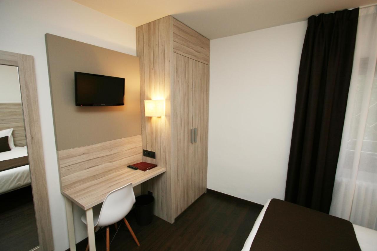 Hotel Pyrénées photo