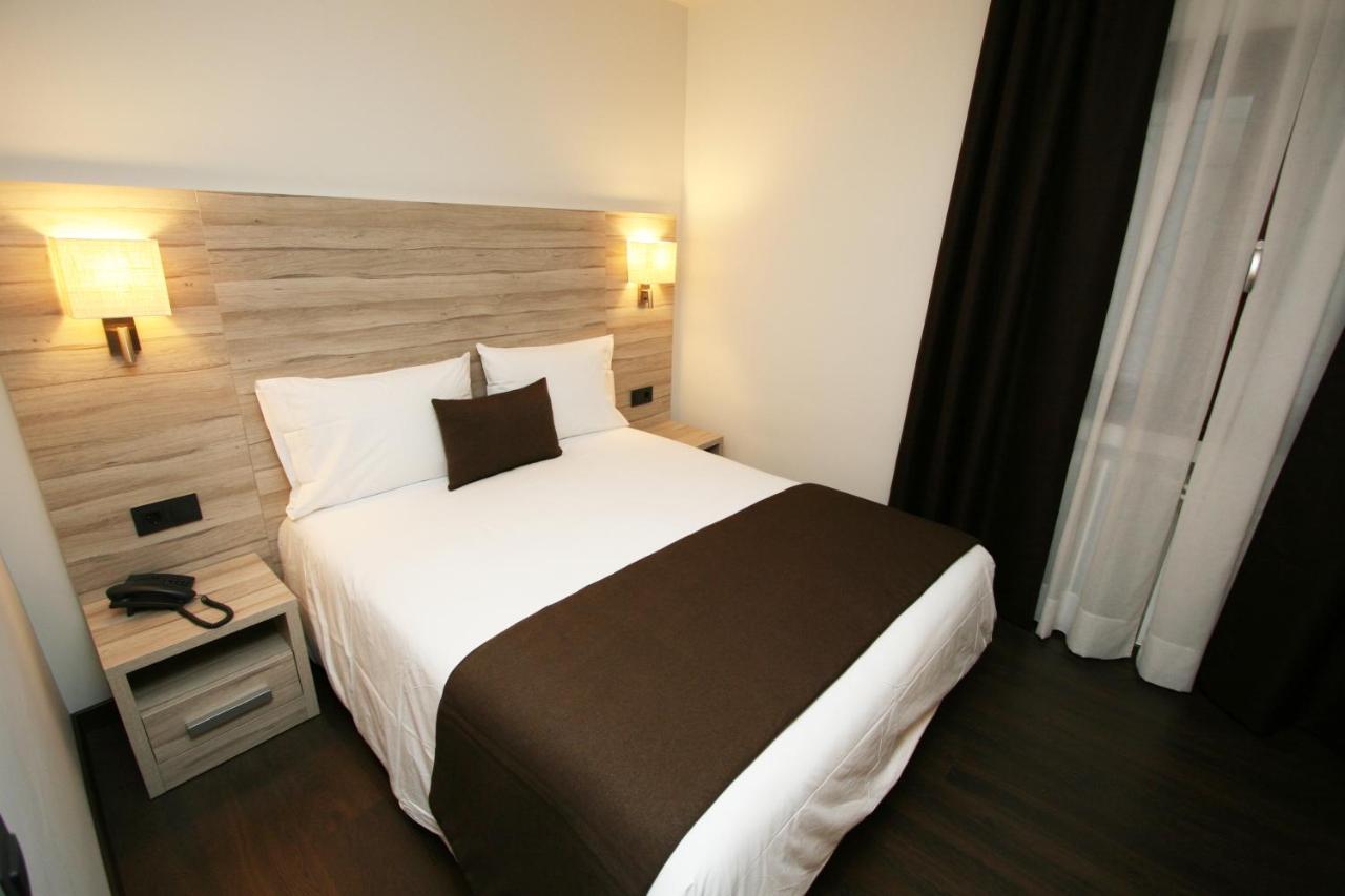Hotel Pyrénées photo