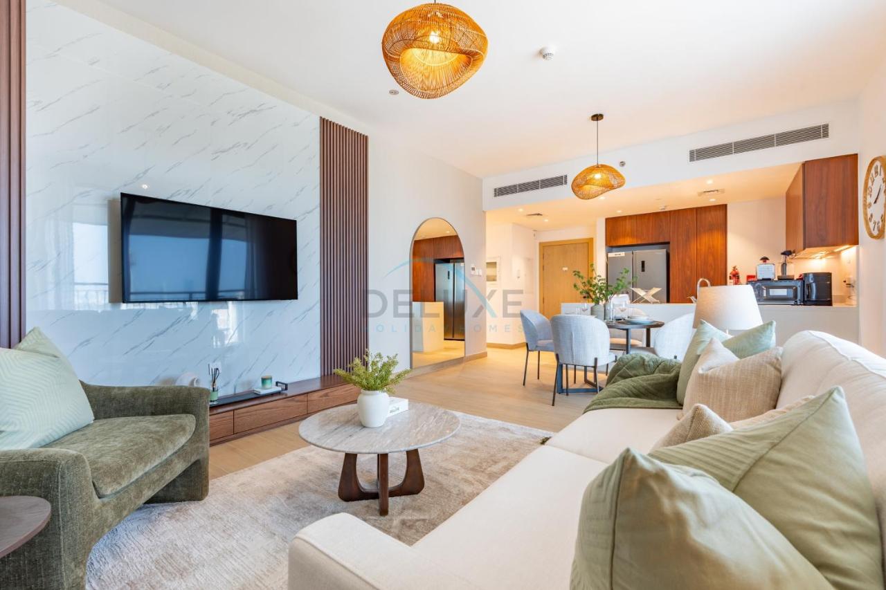 Urban Beachside 2BR with a Glimpse of Burj Khalifa, Near Jumeirah Beaches, Short Drive to Mercato Mall, La Sirene Building 4, Jumeirah by Deluxe Holiday Homes - 5