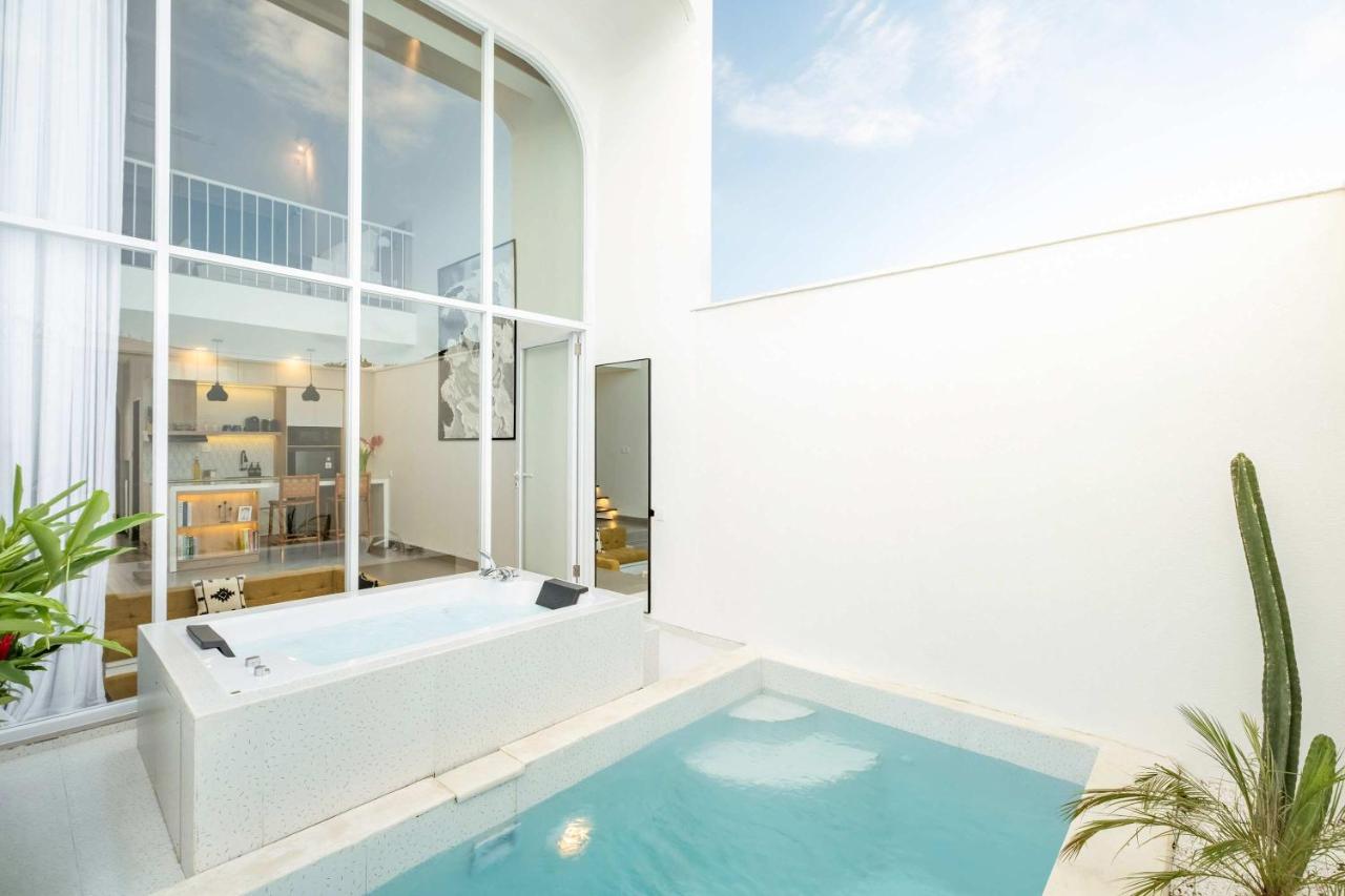 Cozy New 1BR Villa with Pool & Projector in Pandawa - 2