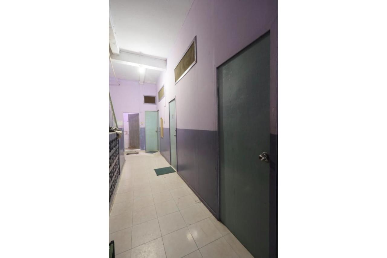 SPOT ON 93276 Fendi 2 Homestay SyariahNearPelabuhan Feri Batam Centre - 3