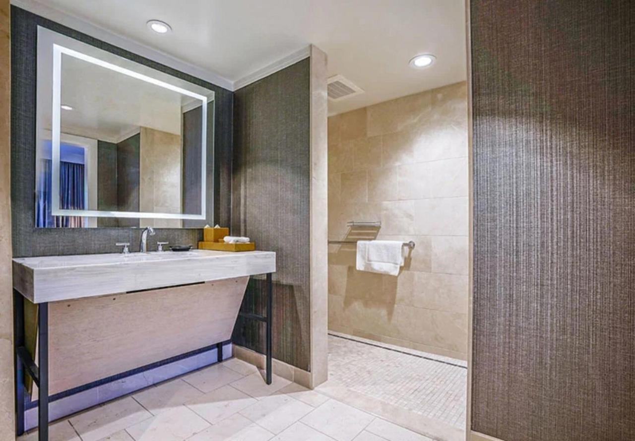 Hotel Amarano Burbank-Hollywood — photo 12