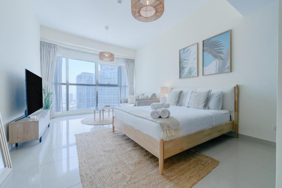 Studio in Sigma 1 Tower by Voyage