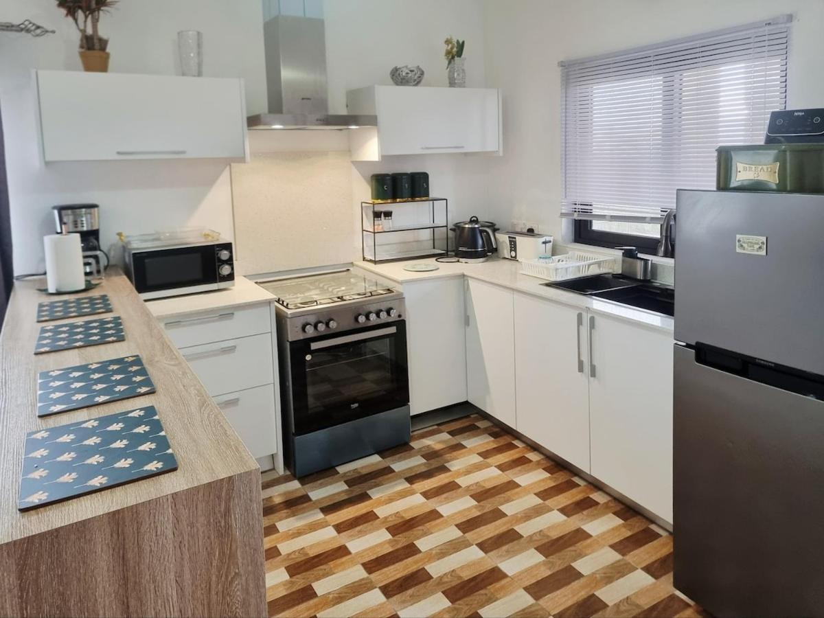 Modern 3 min drive to beach - 4