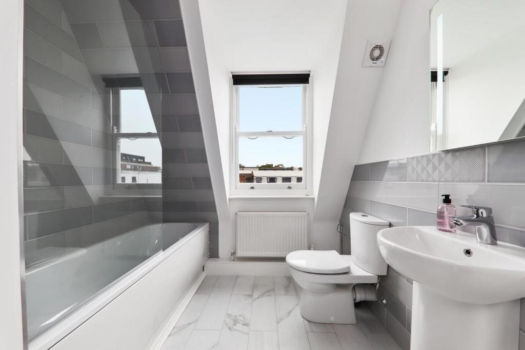 Stylish Camden Apartment C9 - 3