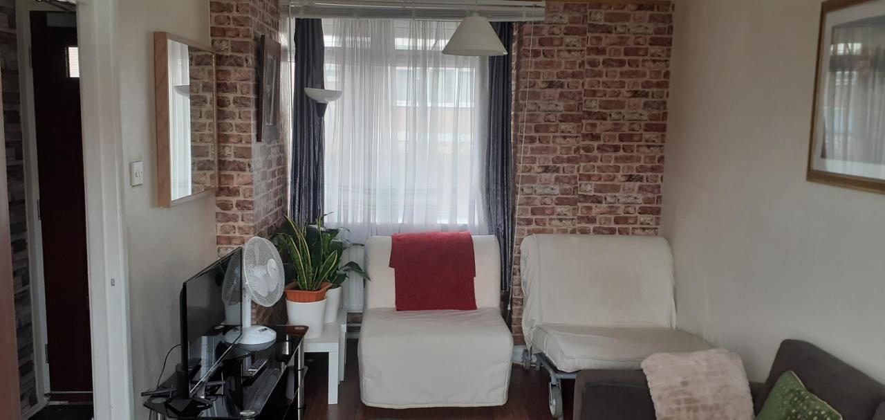 South London 1-Bed Apt Sleeps 3 8 mins to Tube - 5