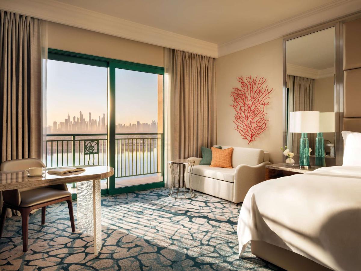 Imperial Club King Palm Room