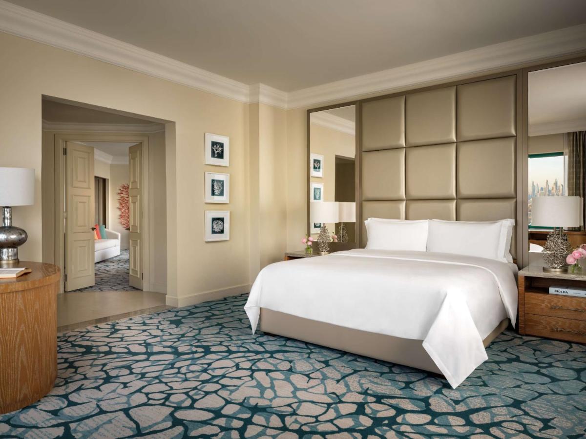 Skyline Suite - includes Club access