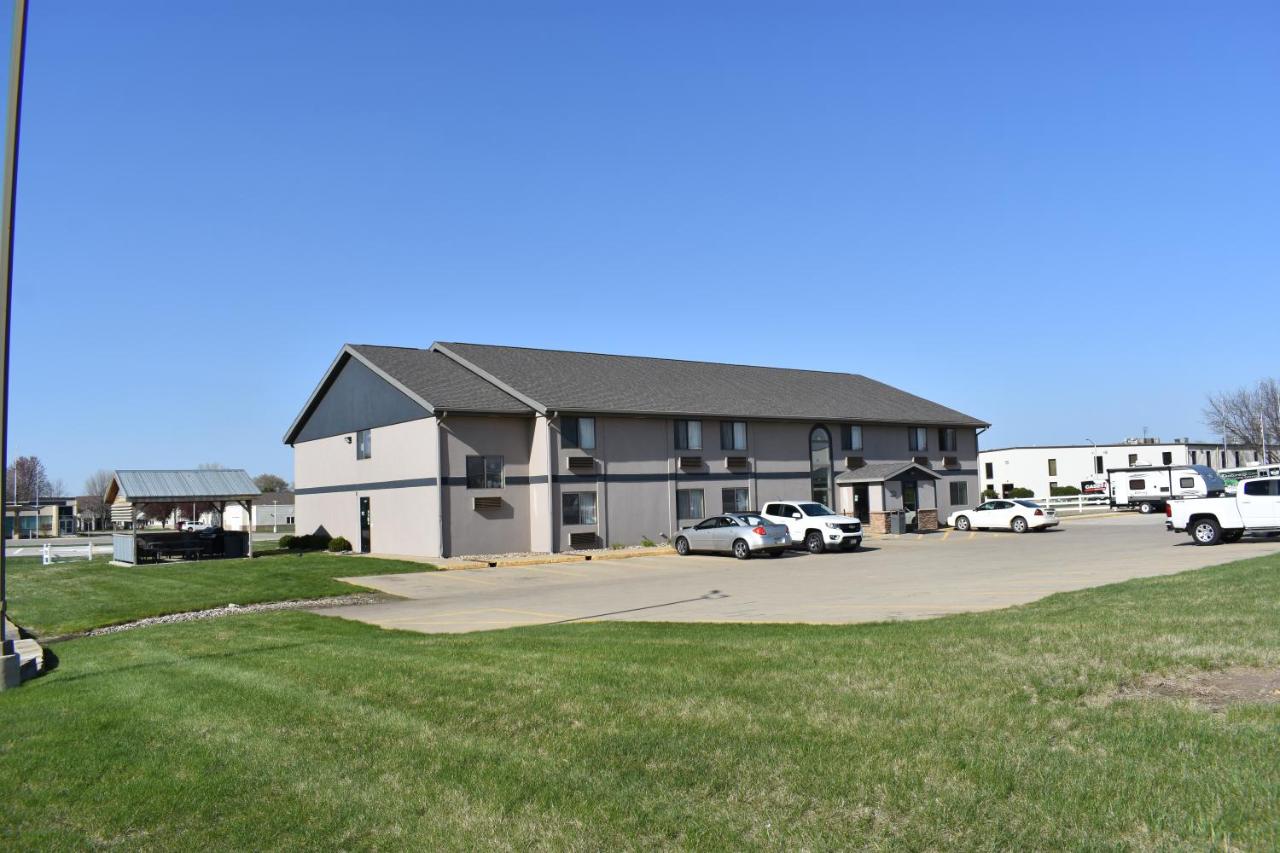 Heartland Hotel & Suites — photo 6