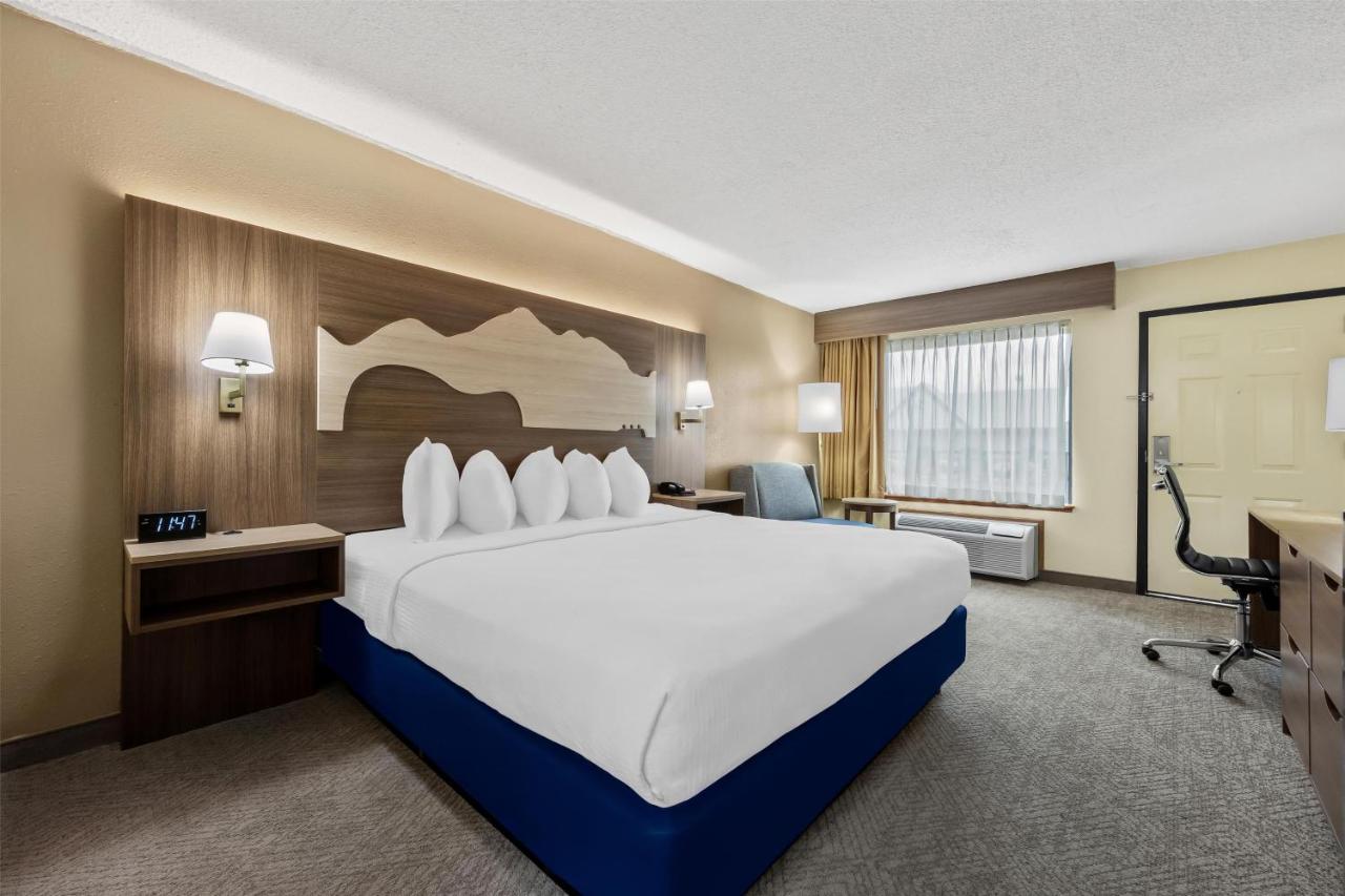 Image: Best Western Center Pointe Inn