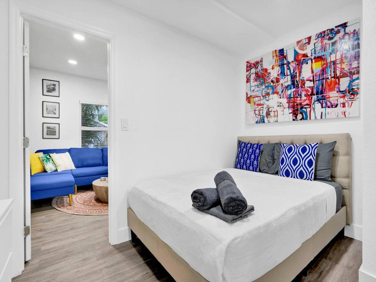 Bungalow House 6 BR Pool Little Havana - 2