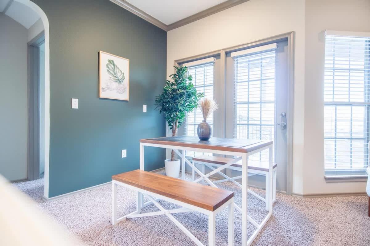 Boulevard Stays Peaceful 1BR King Suite Pool Parking Gym 02 - 3