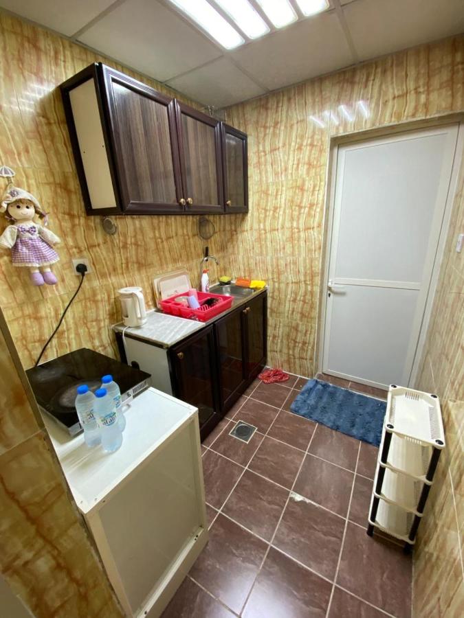 Simple studio in Abu Dhabi - 5