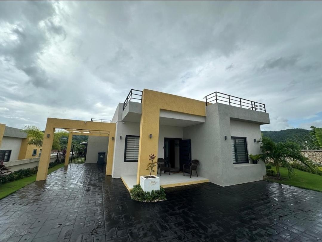 Pyramid Point Vacation Stay