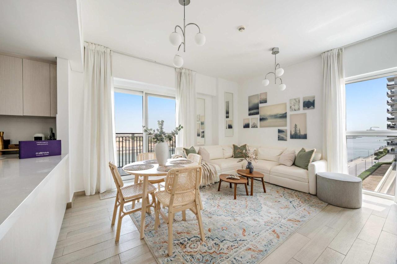 Silkhaus Vacation Homes Canal view 3BDR with Maid Room Near Ferrari World - 3