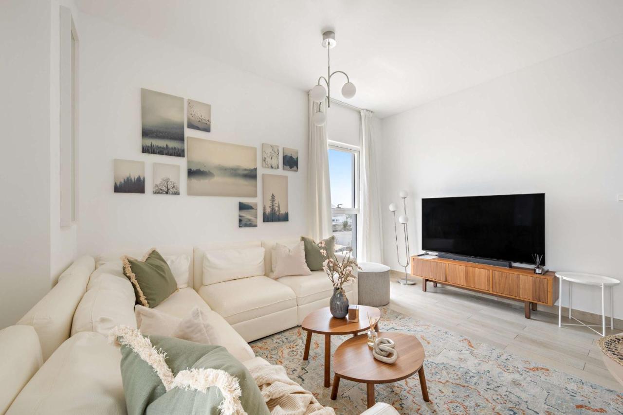 Silkhaus Vacation Homes Canal view 3BDR with Maid Room Near Ferrari World