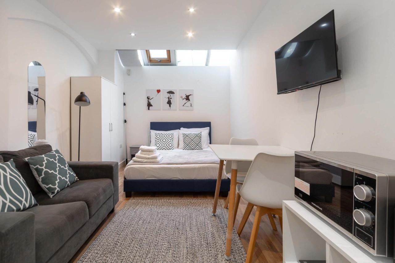 Spacious Studio Apartment in Shoreditch