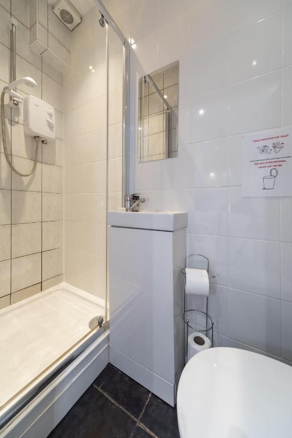 Spacious Studio Apartment in Shoreditch - 4