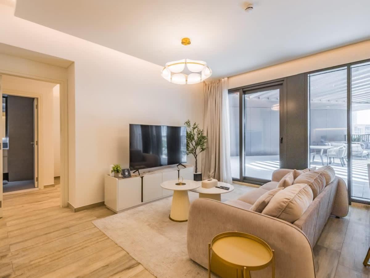 TRPS - Ahad Residences, Business Bay - 1BR Luxurious Apartment - Massive Balcony with Pool View - 3