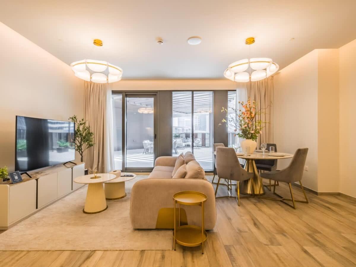 TRPS - Ahad Residences, Business Bay - 1BR Luxurious Apartment - Massive Balcony with Pool View - 4