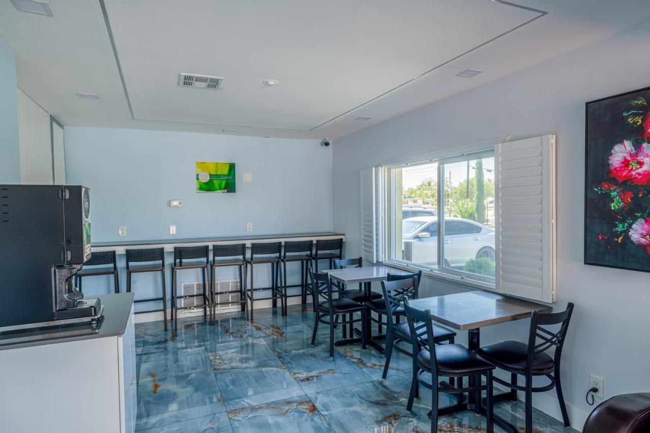 Hotel Avenida - Victorville, Hesperia, Apple valley — photo 13