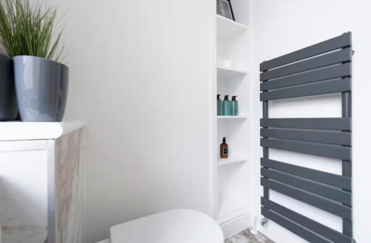 Modern 2BR 1BA in Trendy Notting Hill - 3