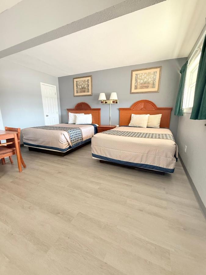 Budget Inn — photo 1