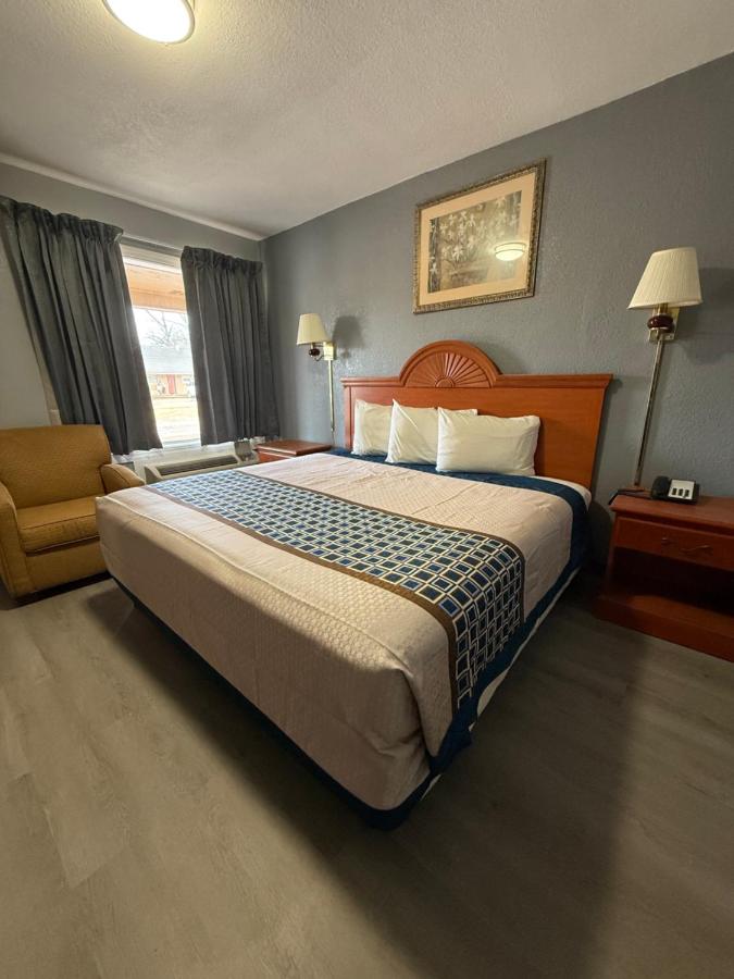 Budget Inn — photo 10