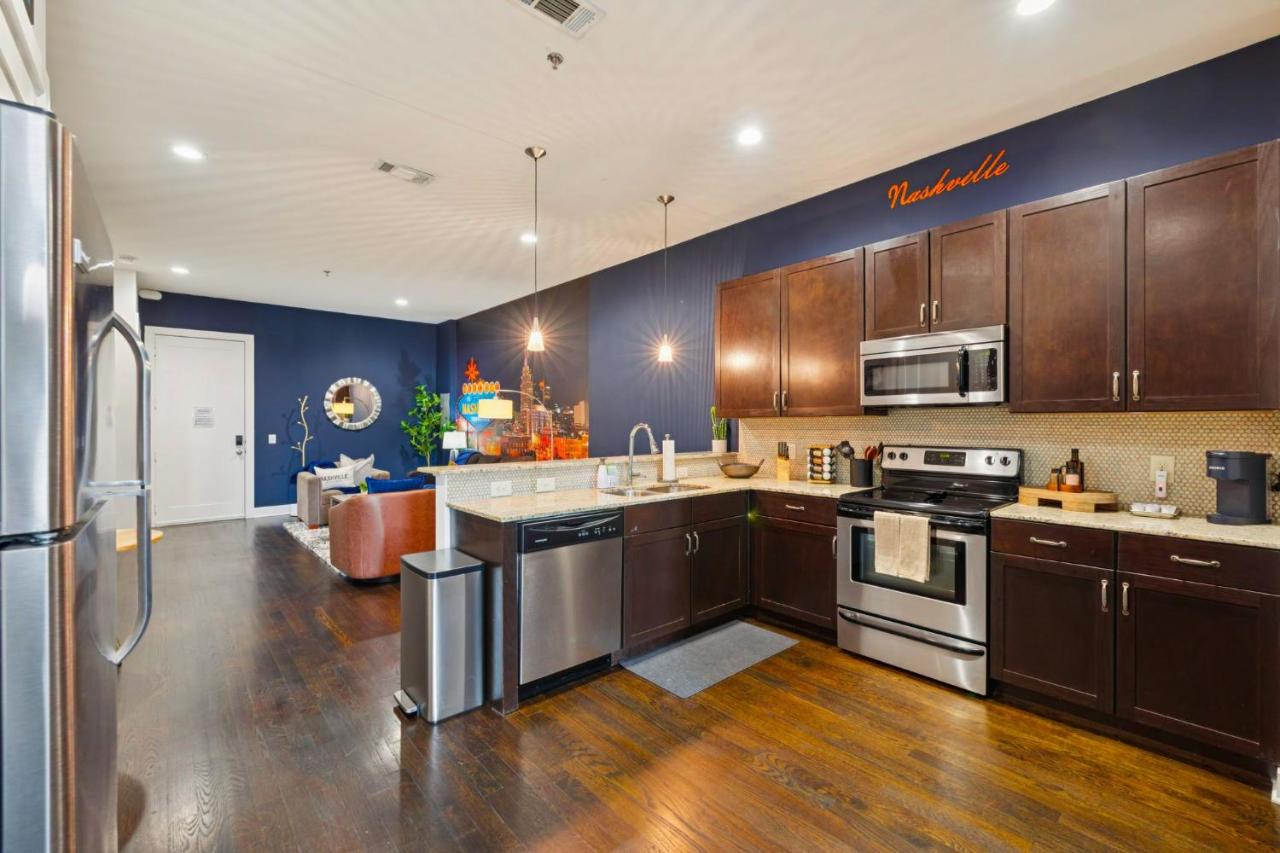 Fabulous NashVegas Loft Retreat near Vandy off West End Mins to Broadway - 4