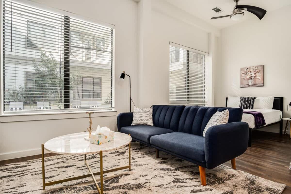 Boulevard Stays Walk to Downtown STU SoCo Pool Parking Gym 03 - 3