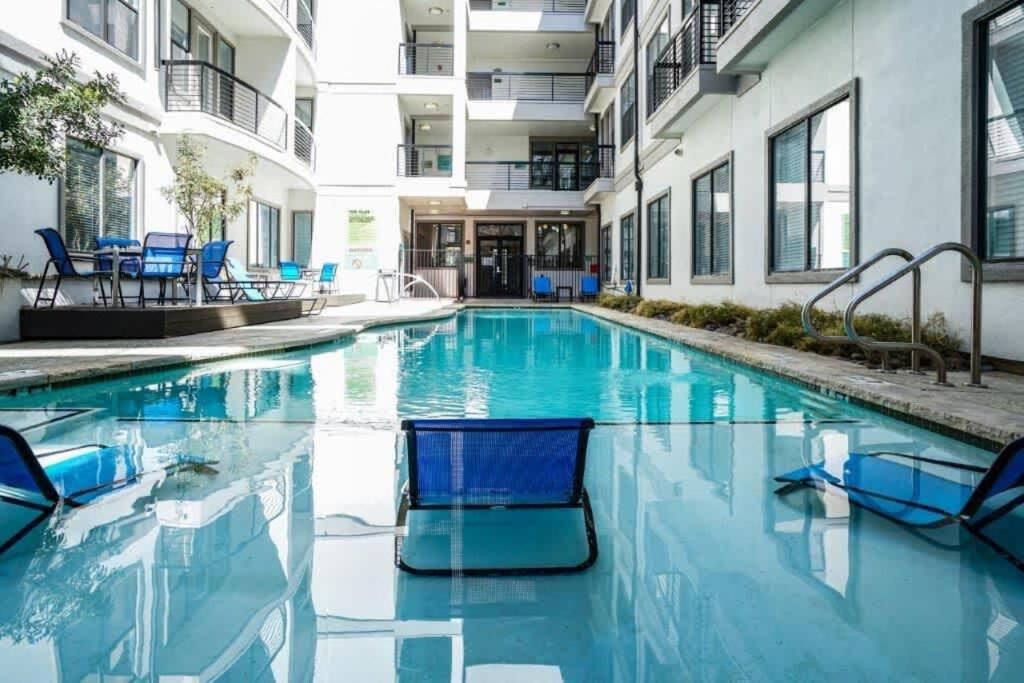 Boulevard Stays Walk to Downtown STU SoCo Pool Parking Gym 03 - 4