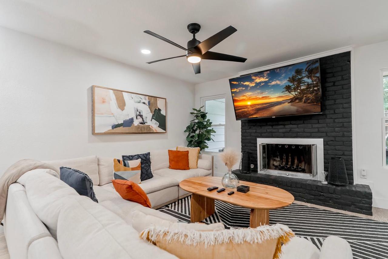 Hot Tub, Firepit & Giant Chess at Austin Hideaway - 4