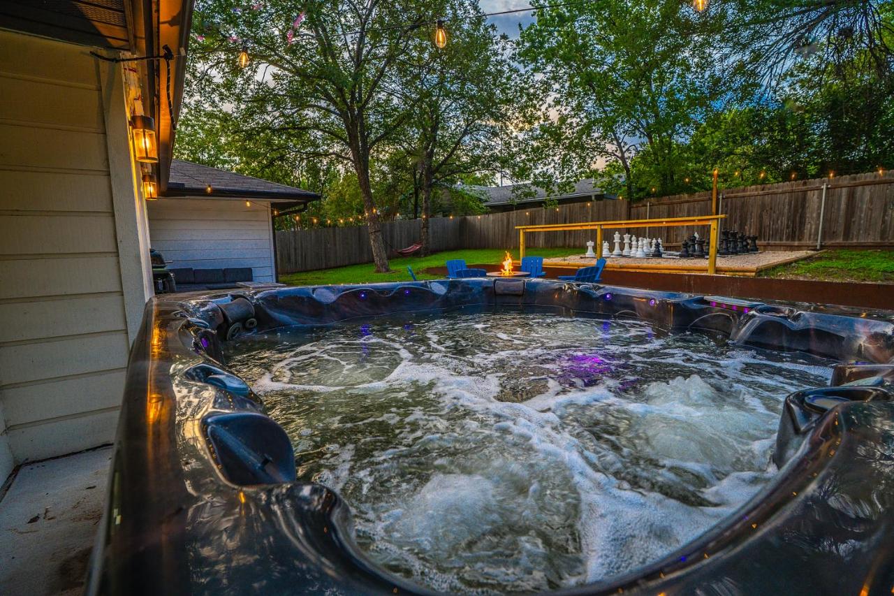 Hot Tub, Firepit & Giant Chess at Austin Hideaway - 2
