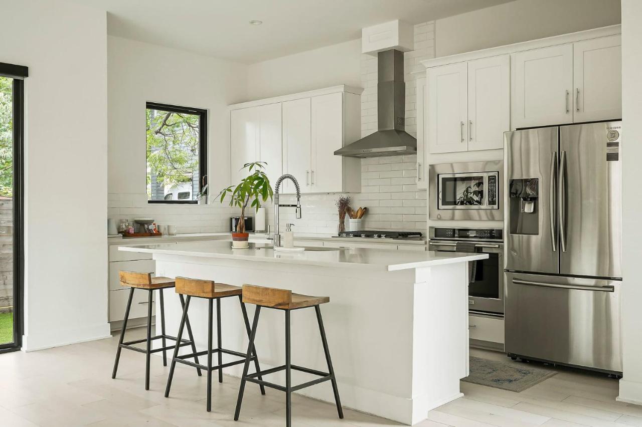 Modern Home in East Austin - Private Pool & BBQ - 4