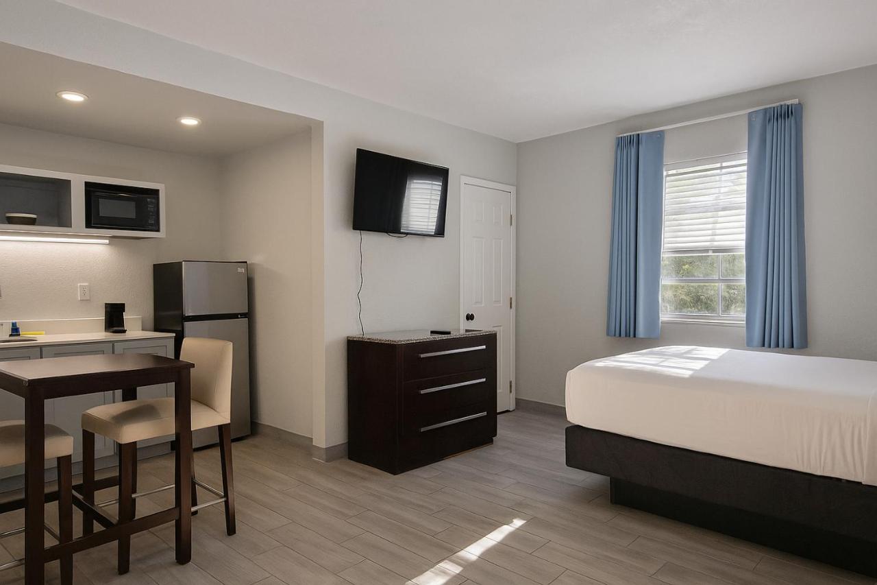 Ocean Holiday Motel — photo 23