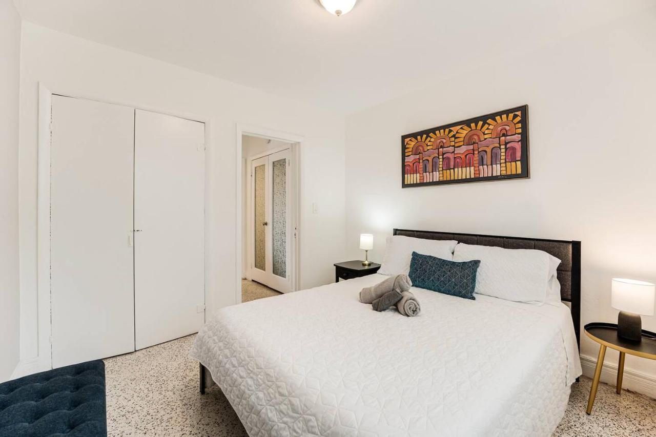 Full 1BR Apt Close Downtown with Free Parking - 2