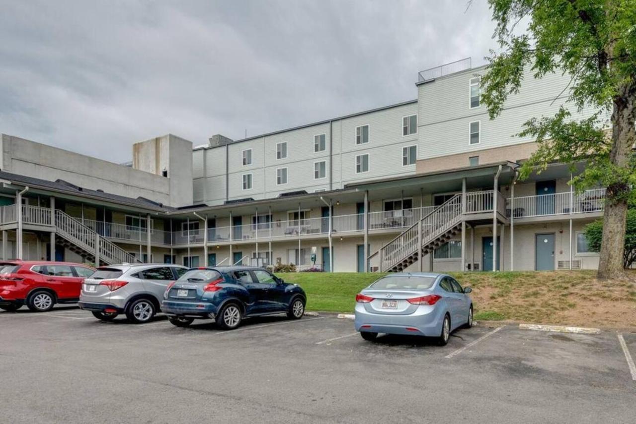 Nashville Studio wpool - Hip Melrose - 8th Ave - 3