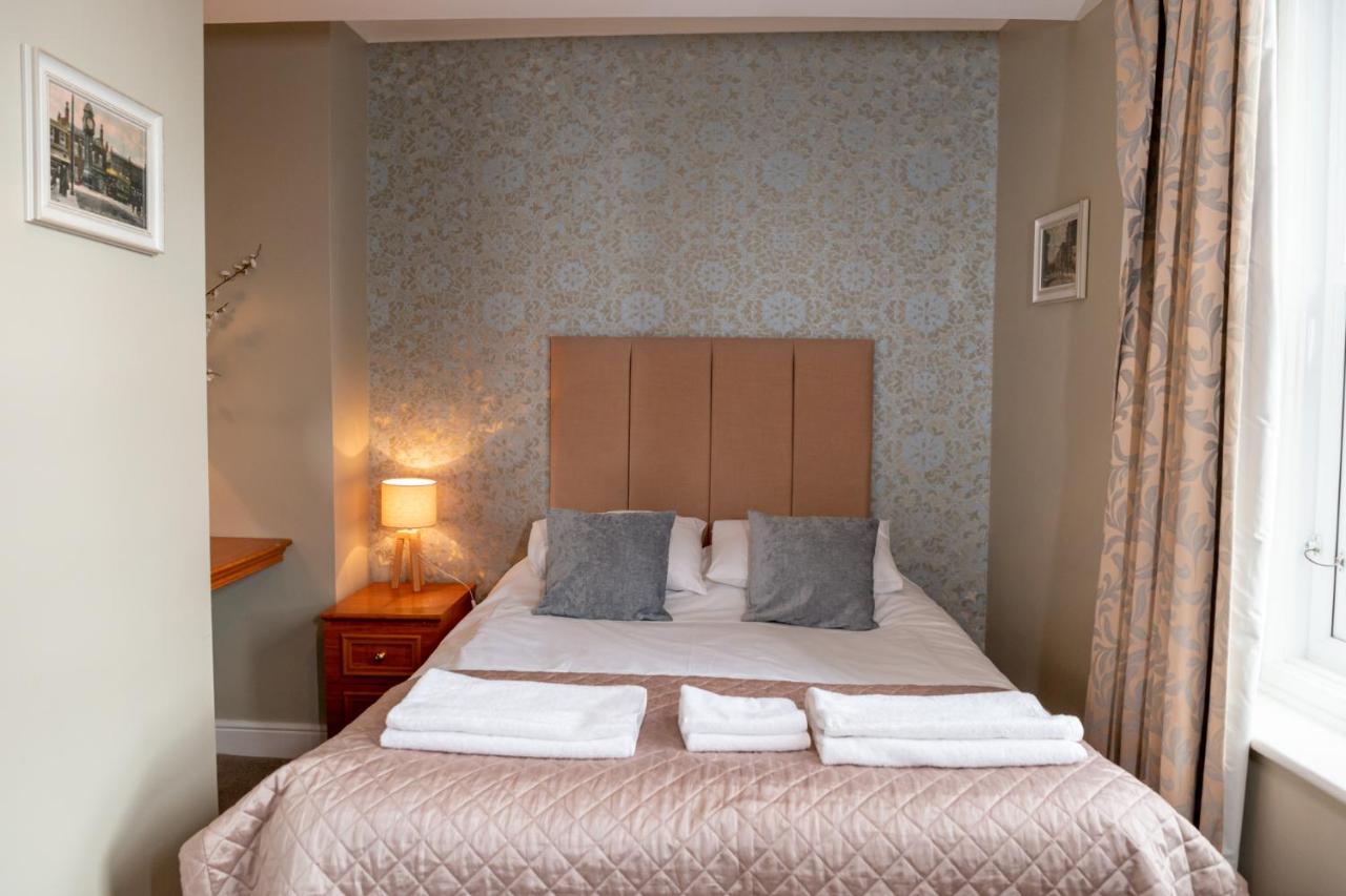 Single Room with Private Bathroom