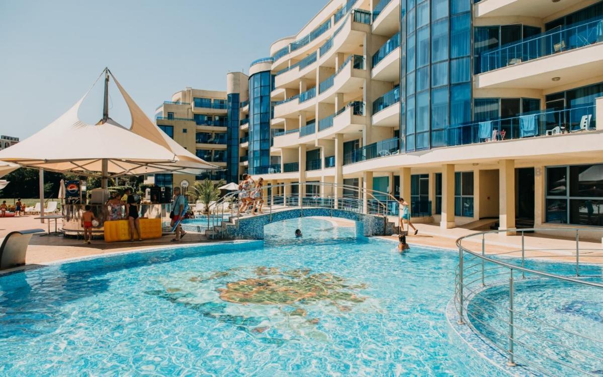 Private 2-Bedroom Apartment "Soleos" with Pool and Free Parking in Marina Holiday Club Pomorie