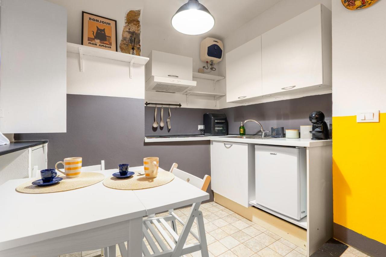 Rosa Homes THE YELLOW - Genoa Center, near the Metro, Aquarium - 4