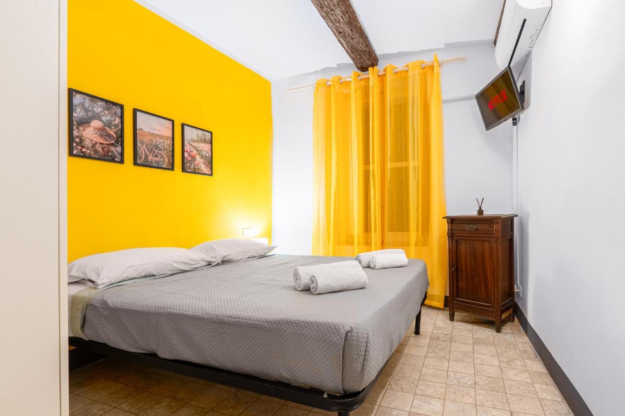 Rosa Homes THE YELLOW - Genoa Center, near the Metro, Aquarium - 2