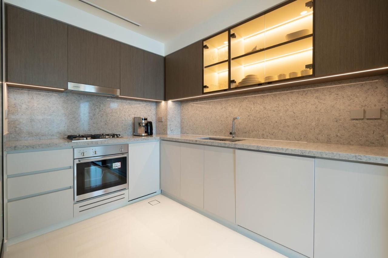 KeyRock - Stylish 2BR Apt with Palm Jumeirah View, Balcony , Pool & Gym Access - 3