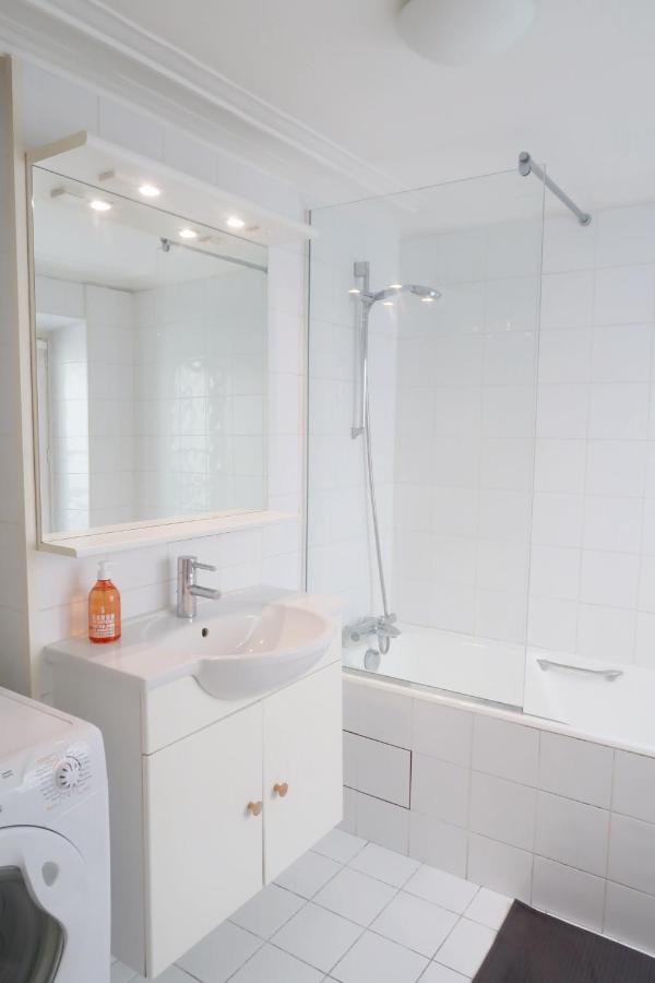 Spacious Parisian Flat Louvre Steps Eiffel Tower Access - 3