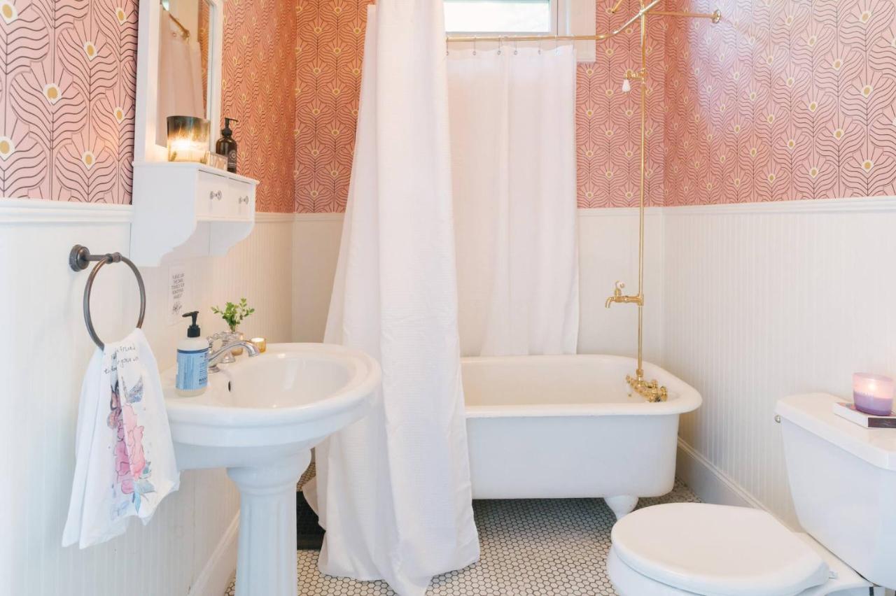 Historic Gem: 4 BR with POOL, walk to all hotspots - 3