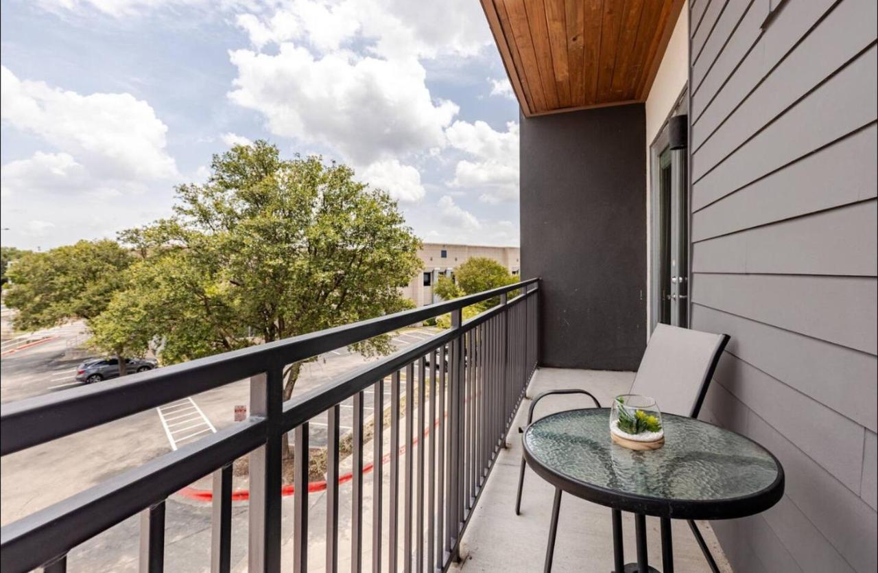 Relaxed 2BR Stay Near Domain & Central Aux - 2