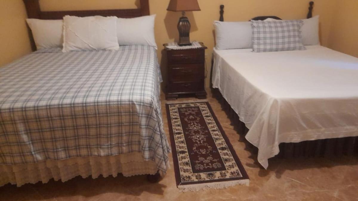 Orange Hill Manor - 2