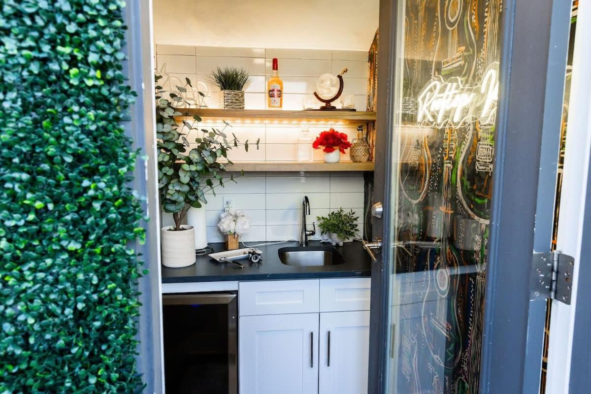 Nashville Rooftop Vibes Close to Broadway - 5