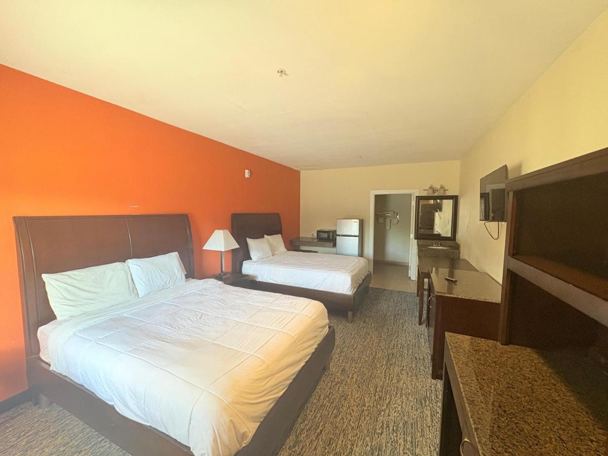 Westwood Inn Extended Stay Gonzales TX — photo 13