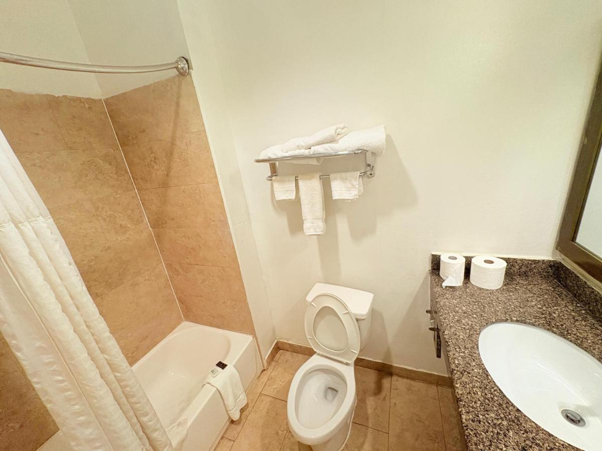 Westwood Inn Extended Stay Gonzales TX — photo 18