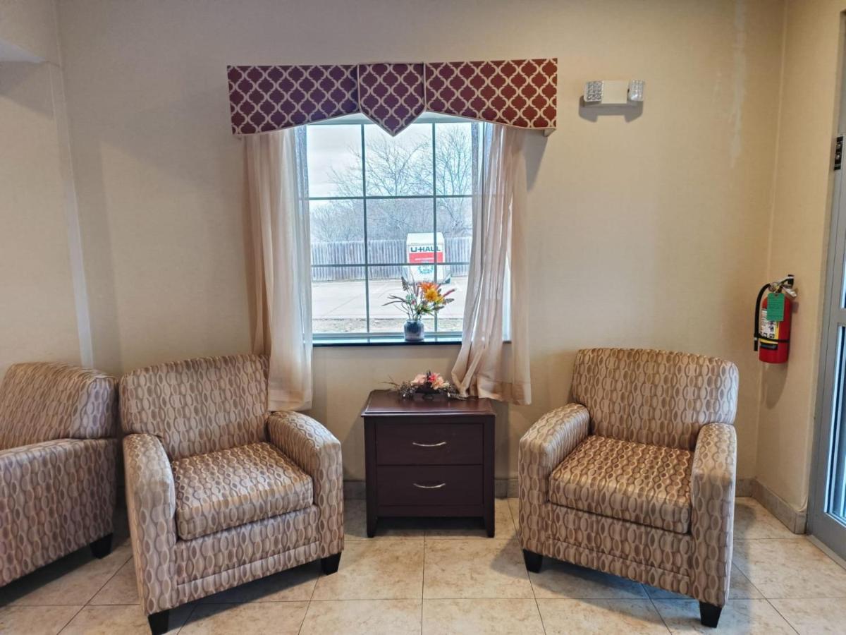 Westwood Inn Extended Stay Gonzales TX — photo 21
